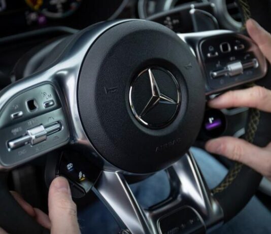 Mercedes-Benz планує повернути фізичні кнопки своїм моделям