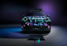 Новий електричний Cayenne отримав індуктивну систему зарядки