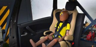 Дитяче крісло в авто: яке місце насправді найнебезпечніше