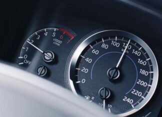 Скручування пробігу авто: українці щороку втрачають мільярди