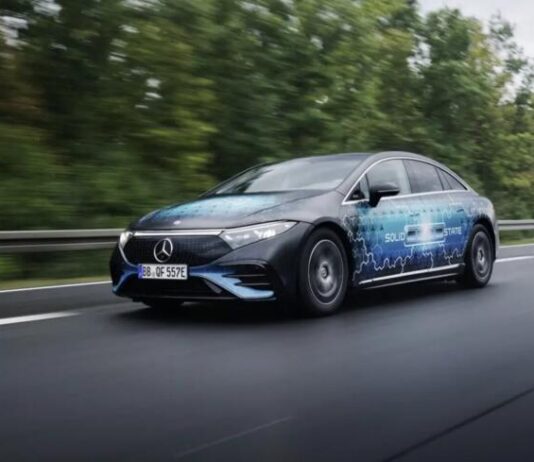 Mercedes EQS встановив рекорд: понад 1200 км на одній зарядці
