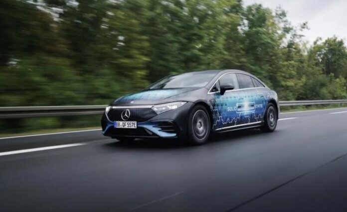 Mercedes EQS встановив рекорд: понад 1200 км на одній зарядці