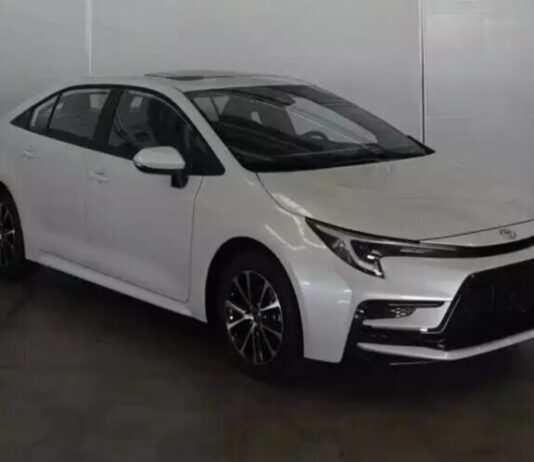 Опубліковані фото ще однієї версії нової Toyota Corolla