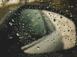 Осінні дощі підвищують ризик ДТП: експерт розповів про помилки водіїв