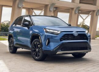 Toyota RAV4 обігнала Corolla і стала найпродаванішим авто у світі