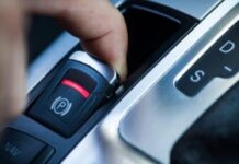 Водіям пояснили, для чого насправді потрібний ручник в автомобілі з АКПП