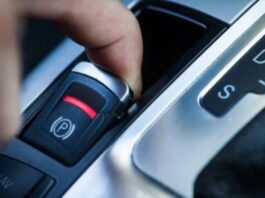 Водіям пояснили, для чого насправді потрібний ручник в автомобілі з АКПП