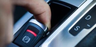 Водіям пояснили, для чого насправді потрібний ручник в автомобілі з АКПП