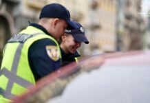 Поліція пояснила, чому не варто глушити мотор під час перевірки документів