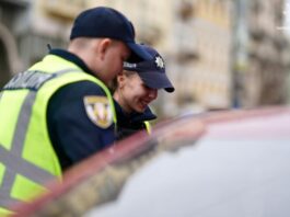 Поліція пояснила, чому не варто глушити мотор під час перевірки документів