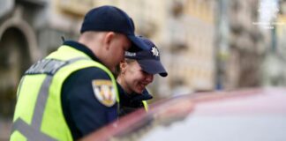 Поліція пояснила, чому не варто глушити мотор під час перевірки документів