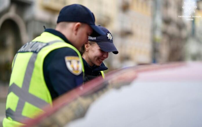 Поліція пояснила, чому не варто глушити мотор під час перевірки документів