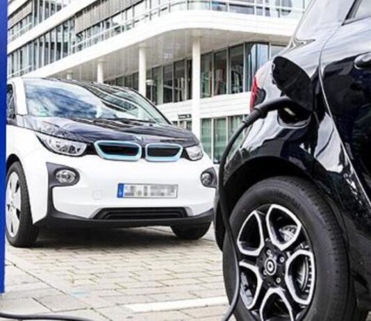 Електромобілі перемагають ДВЗ за рівнем викидів після двох років використання