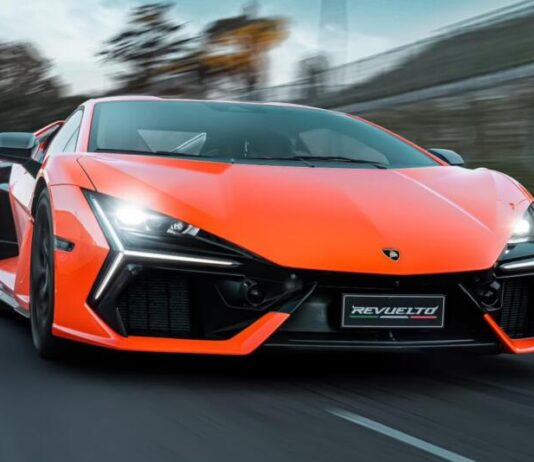 Власник Lamborghini продав авто з підробленим пробігом і купив Range Rover Власник Lamborghini продав авто з підробленим пробігом і купив Range Rover