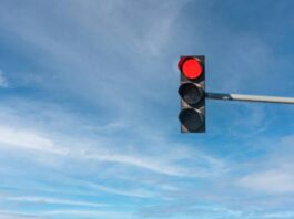 Коли проїзд на червоне світло не вважається порушенням