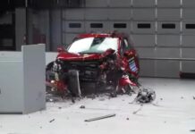 Кросовер Mitsubishi Outlander 2025 показав слабкий результат у тесті від IIHS