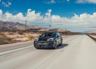 Porsche Cayenne здивував запасом ходу та батареєю, яка перевершує Taycan