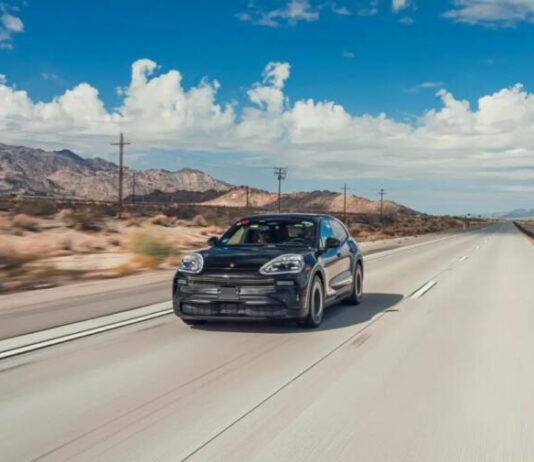 Porsche Cayenne здивував запасом ходу та батареєю, яка перевершує Taycan