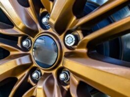 Чому автомобілі переходять від гайок до болтів для кріплення коліс