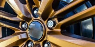 Чому автомобілі переходять від гайок до болтів для кріплення коліс