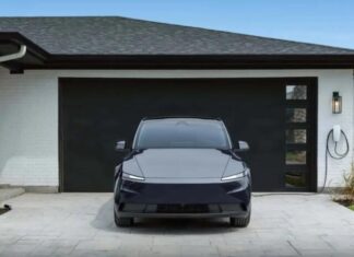 Tesla пояснила, чому у Model Y Standard закритий скляний дах
