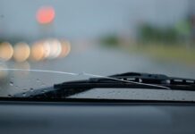 Поліція може виписати штраф за тріщину на лобовому склі, але є нюанси