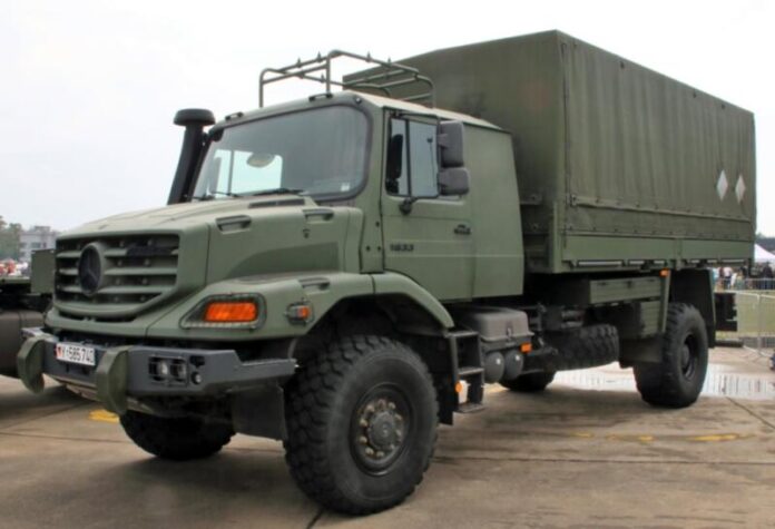 Daimler Truck поставить Україні 1000 військових вантажівок Mercedes-Benz Zetros
