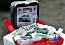 Чи зобов’язаний водій показувати аптечку поліцейському