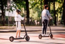 В Україні можуть заборонити електросамокати у центрі міста