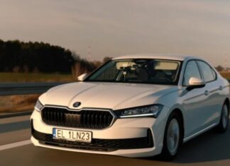 Skoda Superb TDI показала витрату 2,61 л/100 км на рекордному пробігу Skoda Superb TDI показала витрату 2,61 л/100 км на рекордному пробігу