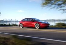Базові Tesla Model 3 і Y більше не мають FM/AM-радіо