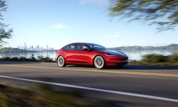 Базові Tesla Model 3 і Y більше не мають FM/AM-радіо
