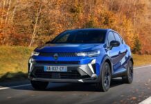 Автоексперт нагадав, як безпечно керувати автомобілем восени