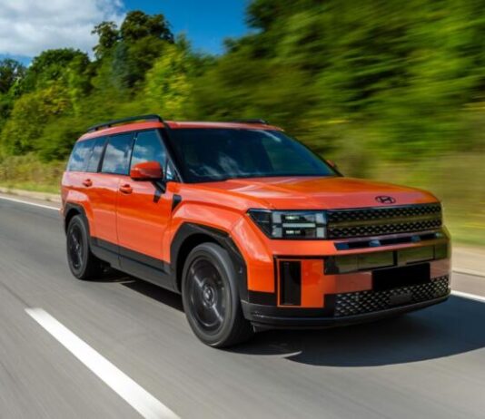 Названі найбезпечніші середньорозмірні SUV 2025 року