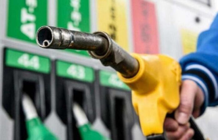 Експерт пояснила, чим небезпечне неякісне паливо для автомобіля