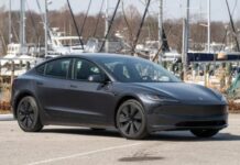 Tesla почала продавати комплект для повернення класичних поворотників у Model 3