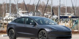 Tesla почала продавати комплект для повернення класичних поворотників у Model 3