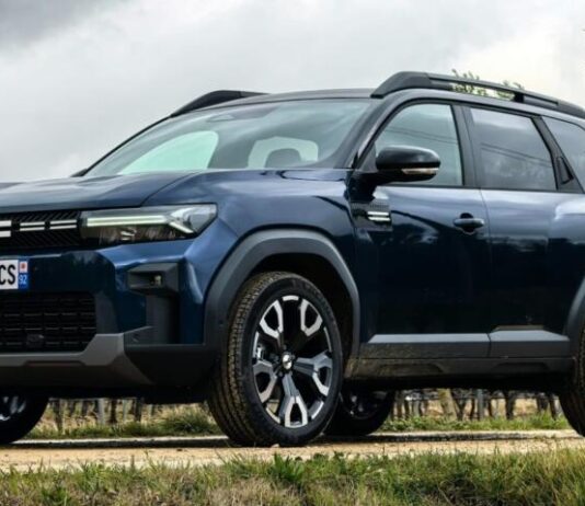 Dacia представила унікальний м’який гібрид із автоматом EDC і запасом ходу 1500 км Dacia представила унікальний м’який гібрид із автоматом EDC і запасом ходу 1500 км