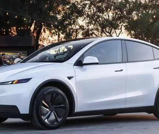 Tesla знизила ціну Model Y на 10 000 євро, але скоротила опції комфорту
