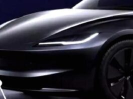 Tesla знову встановлює класичні поворотники в Model 3
