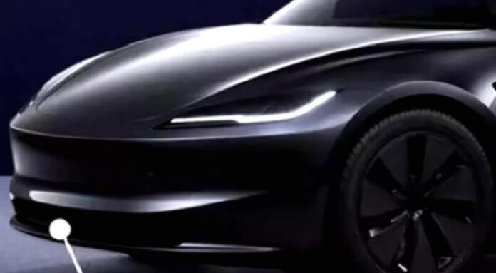 Tesla знову встановлює класичні поворотники в Model 3