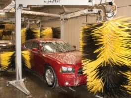 Щотижневе миття авто прискорює корозію: чому хімія шкідливіша за бруд