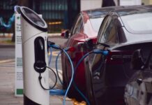 Чому майбутнє за електромобілями під питанням: топ-5 непомітних проблем