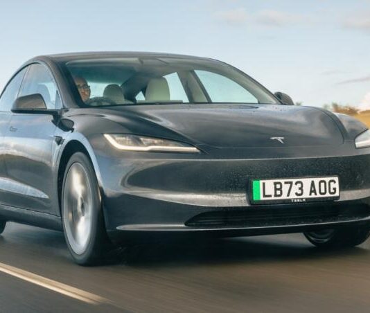 Tesla може повернутися до проєкту компактного електромобіля