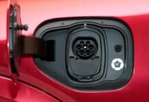 Чому багато автосервісів відмовляються ремонтувати електромобілі