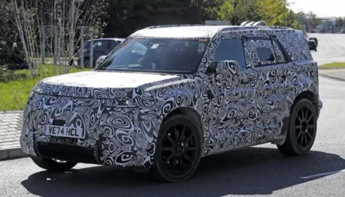 Новий Land Rover Defender отримає кілька версій та бічну кришку багажника