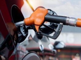 Чому повна заправка небезпечна для старих авто та гібридів