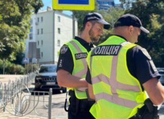 Українським водіям нагадали що обов’язково має бути в автомобілі