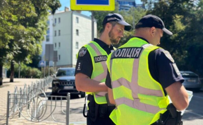 Українським водіям нагадали що обов’язково має бути в автомобілі