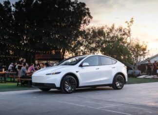 Чому бюджетні новинки Tesla насправді не такі вже й дешеві